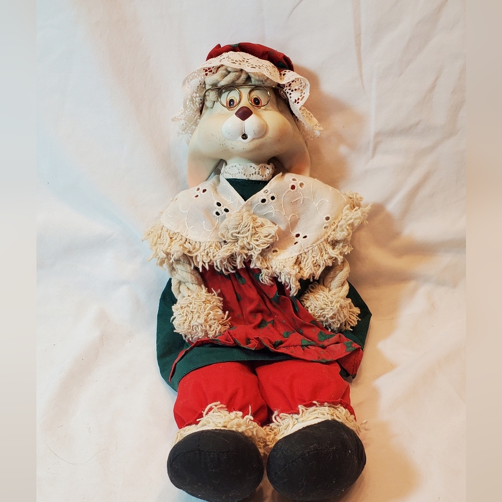House Of Lloyd Christmas Around The World Vtg 1996 Grannie Flo Bunny Porcelain